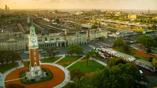 Giants gain, small players squeezed in Argentina’s insurance overhaul