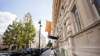 Well off: Acrisure gets personal with UK private office for wealthy clients